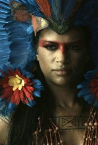 À Festa. À Guerra.